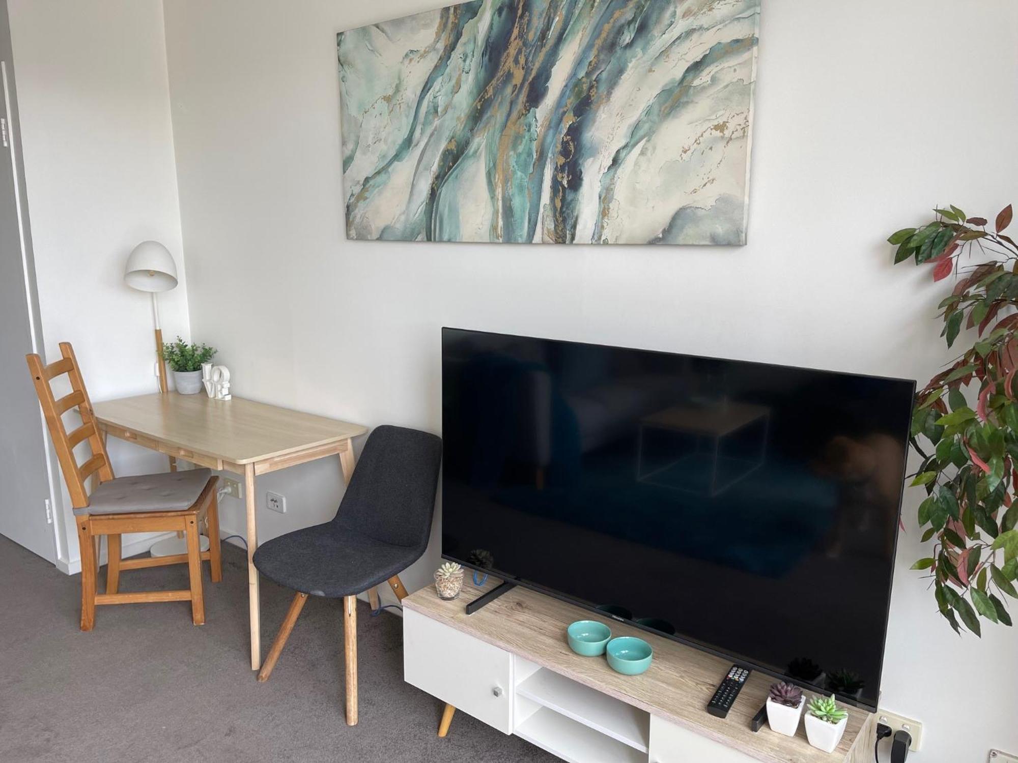 Qbn Cracker: 2Br, 2Ba, 2 Secure B/ Ment Car Parks Apartment Queanbeyan Exterior photo