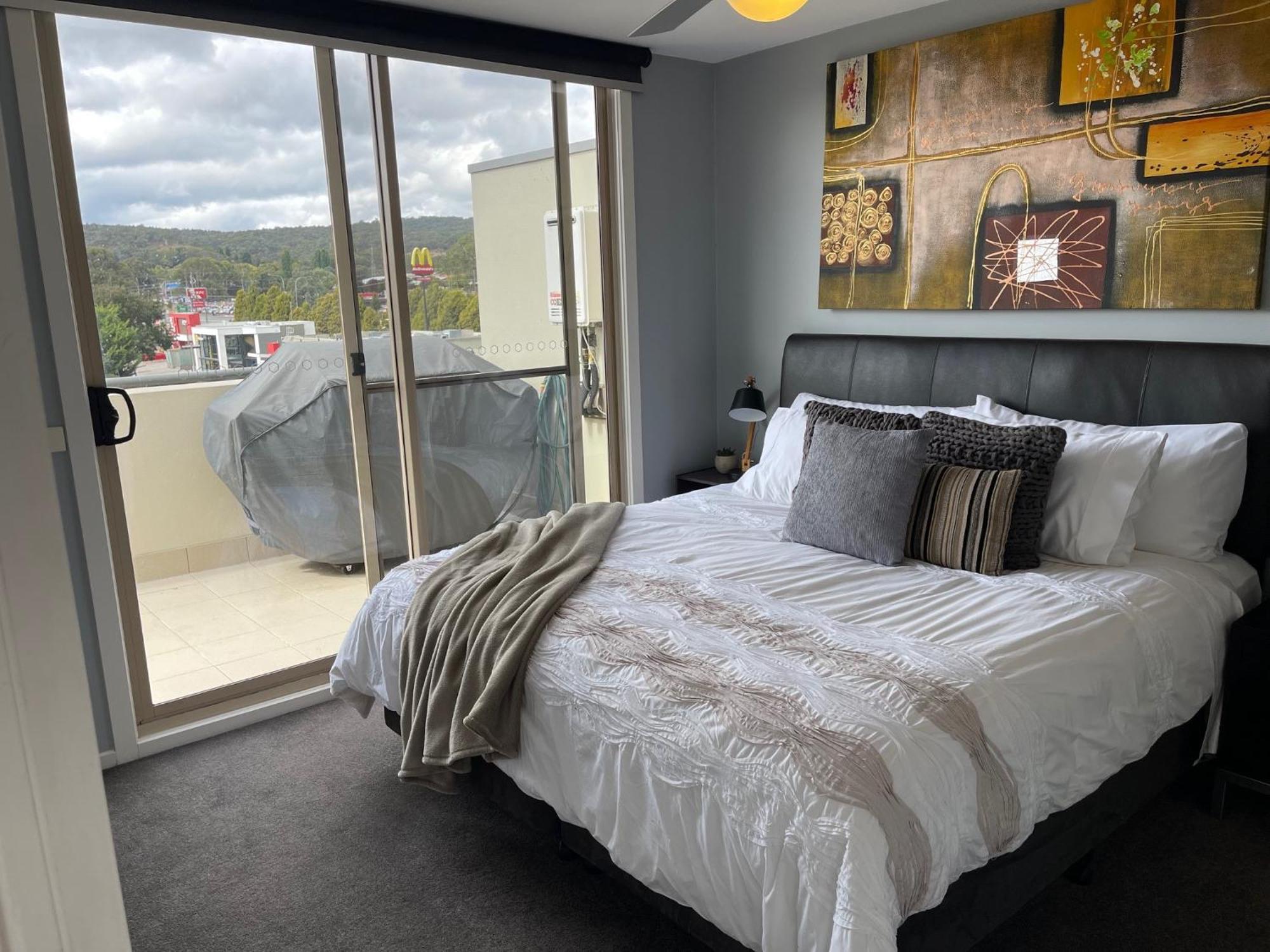 Qbn Cracker: 2Br, 2Ba, 2 Secure B/ Ment Car Parks Apartment Queanbeyan Exterior photo